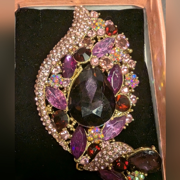 Purple Jeweled Brooch - Picture 2 of 6